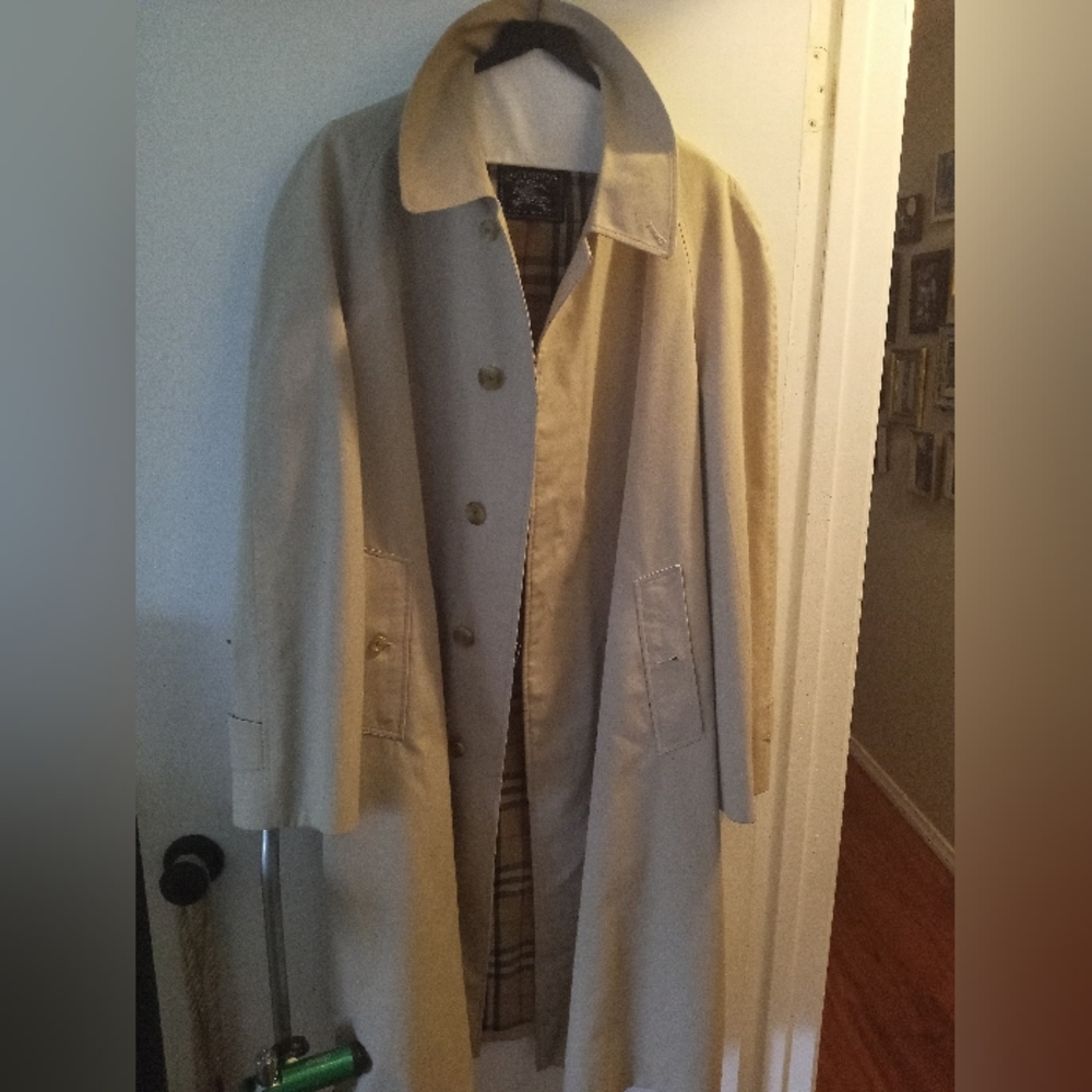 Burberry mens tan plaid trench coat